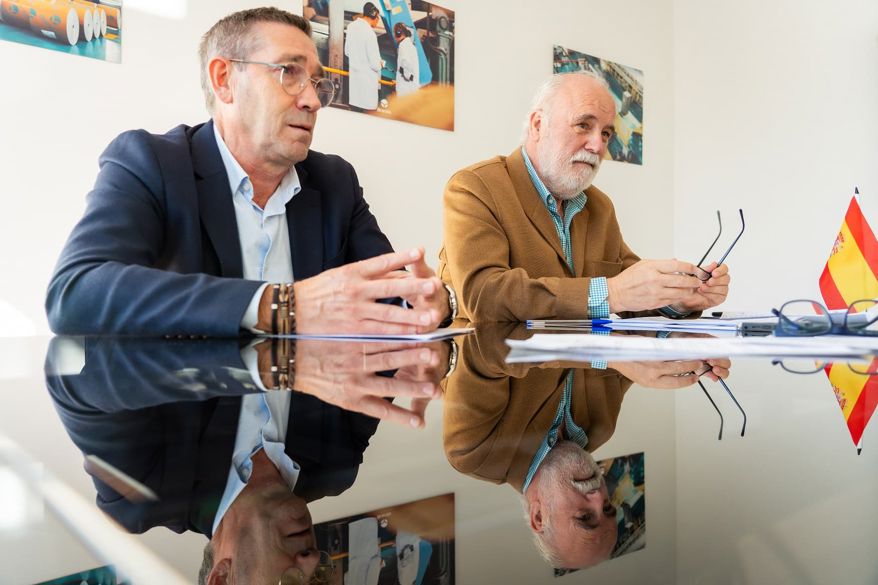 Two men seated at a table: Francisco Javier Vazquez Lopez, Technical Director and Gaspar Barreras Rodriguez, General Manager from Brandia