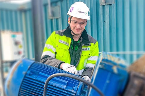 Lewis, Valmet's Field Service Engineer in the UK