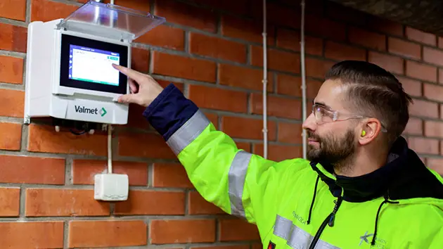 Contol unit of wastewater solids sensor