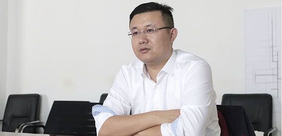 The operating efficiency here is higher, and costly downtime for maintenance is greatly reduced,” says Mr. Ding Xingbang.