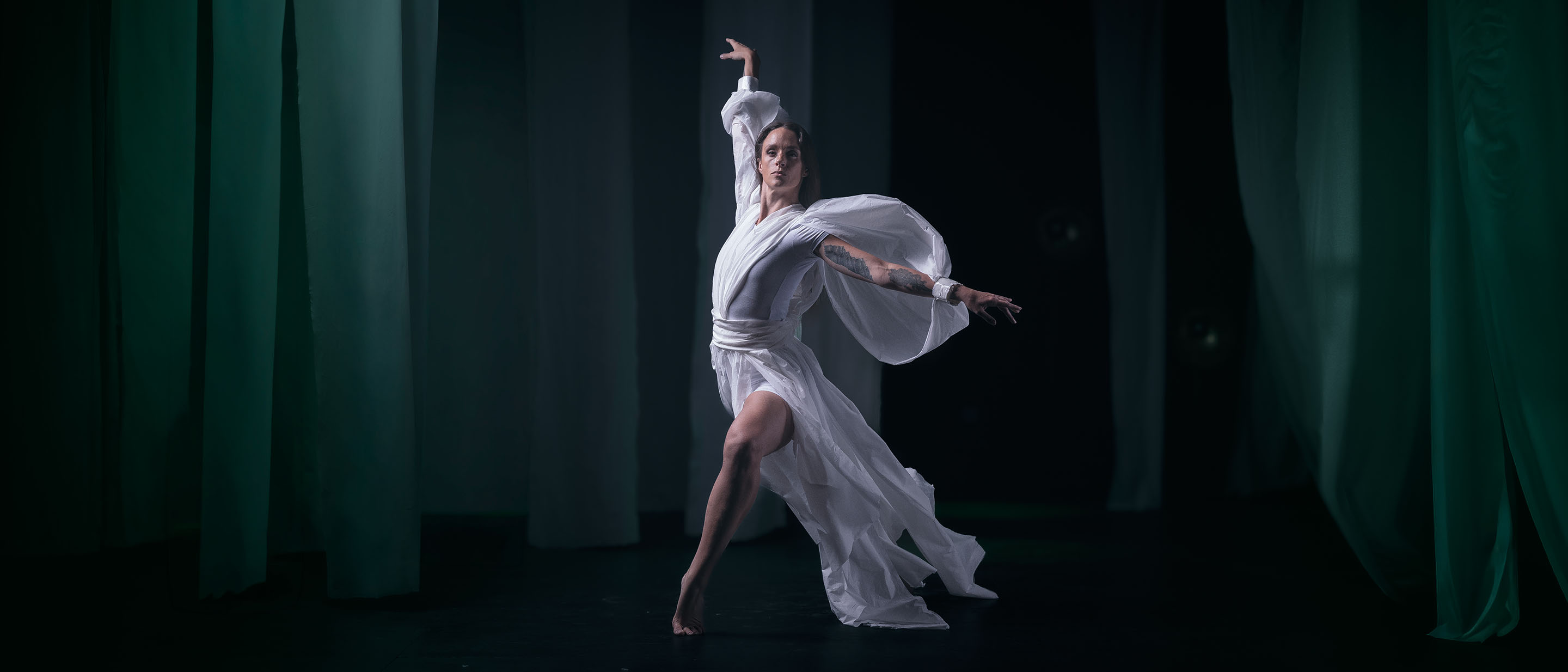 Dancer dressed in Valmet Advantage NTTe tissue paper